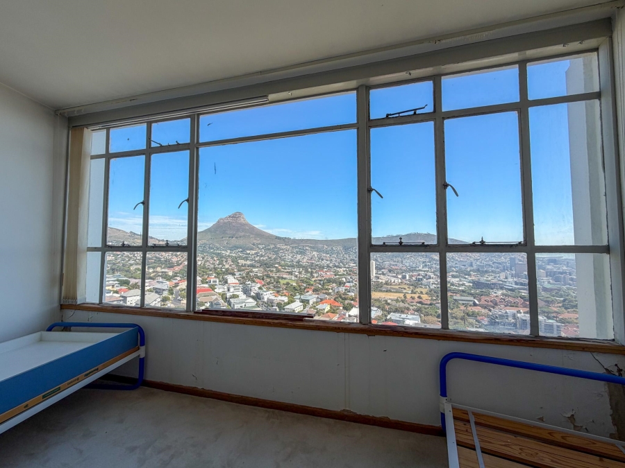 2 Bedroom Property for Sale in Vredehoek Western Cape